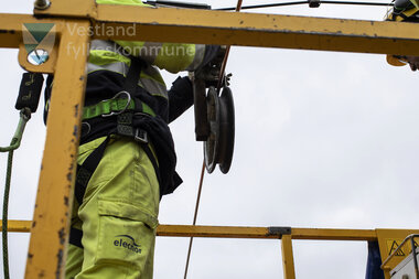 Arbeidar med kjøreledning Minde