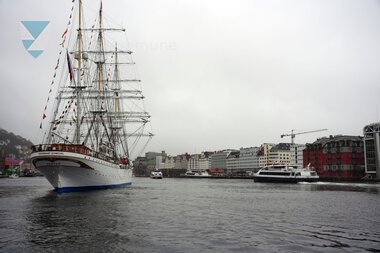 Statsraad Lehlkuhl på jordomsegling