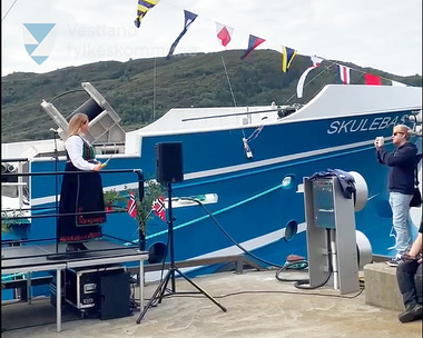 Skulebas dåp båt Måløy vidaregåande skule