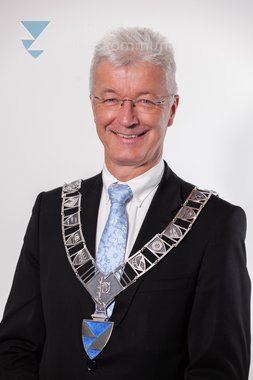 Fylkesordførar Jon Askeland