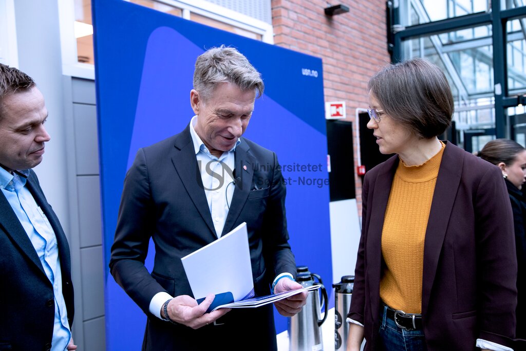 Energiminister Terje Aasland besøker campus Porsgrunn