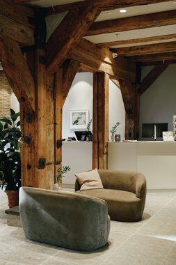 Reception Admiral Hotel