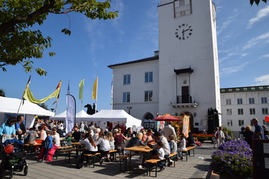 Gateliv foran rådhuset