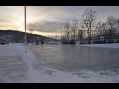 Skøyteis på Anna Krefting skole