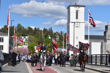 Hest foran i 17. mai toget, 2023