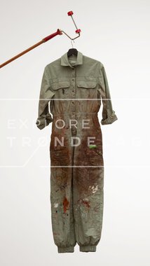 Julie Trosterud:  Brukt klær (Art with Heart)