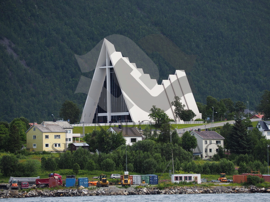   Ishavskatedralen i Tromsø