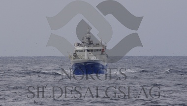 Åkerøy leter etter lodde i Barentshavet 2018