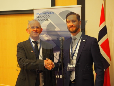 Knut Torgnes, Sildelaget, og Gunvar Wie, Sjømatrådet i Japan