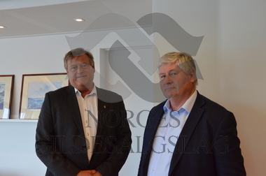 Fiskeriminister Harald Tom Nesvik og styeleder i Sildelaget, Jonny Garvik