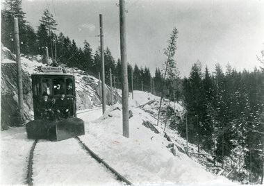 0749	Snørydding HKB.	Vogn 3 med snøplog. 