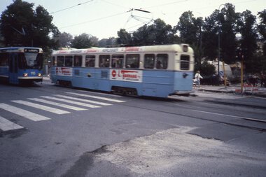 Høka møter Sl 79 ved Nationaltheatret