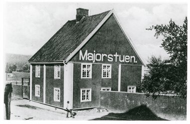 Den opprinnelige bygningen som sto på hjørnet av Bogstadveien og Kirkeveien.