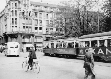Ekebergbanen 1015 og 1041 på vei mot Sæter