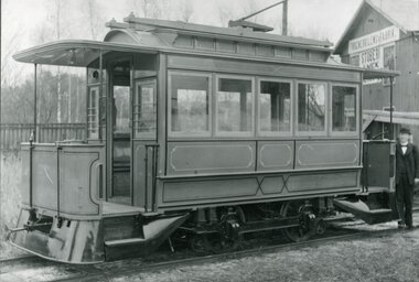 Unummerert vogn ved Frognerkilens mek. verksted,