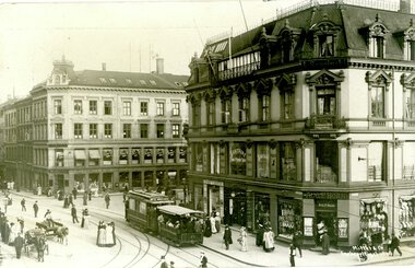 1587	Karl Johans gate