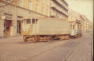Korntrikken under slep på Adamstuen