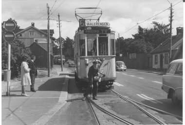 Vogn 105 i Strømsveien 22.06.1968.