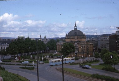 1098	Høkatog ved Nationaltheatret	