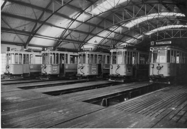 0296	SS- vogner og Hawa-vogner i vognhallen på Sagene