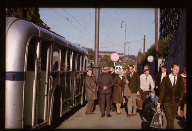 0122		Trolleybussenes endeholdeplass i Jordalgata