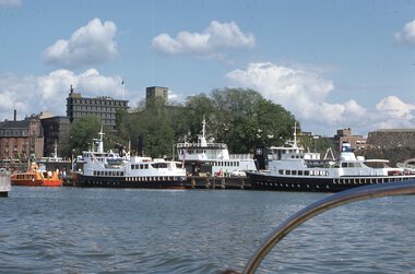 1079	Nesoddbåter i Pipervika.