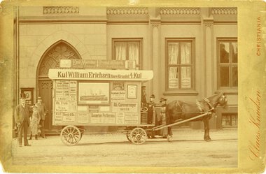 Pakkvogn i Stortingsgata en gang på 1890-tallet.