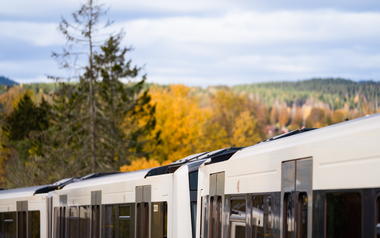 T-bane tak mot høstlandskap