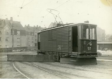 0646	Vogn 57	Vognen var utsatt for en voldsom kollisjon i 1917 