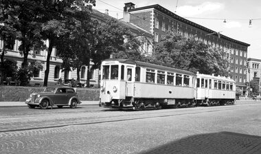 0271	Tog fra Bærumsbanen ved Solli plass, Drammensveien
