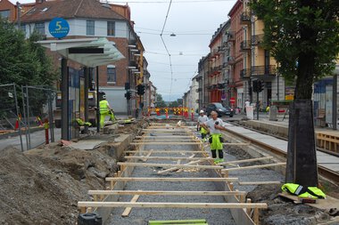 Adamstuen holdeplass utgående