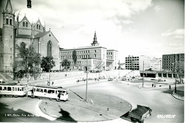 1289	Arne Garborgs plass med sporvogner