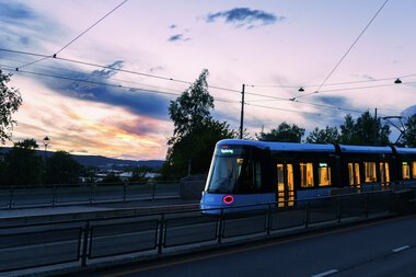 SL18 opplæring i solnedgang  Sinsenterassen