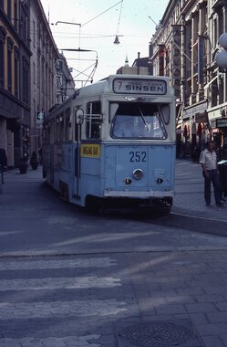 1100	252 i Karl Johans gate