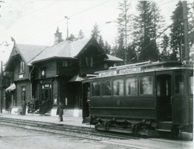 0757 Vogn 6 ved Holmenkollen stasjon