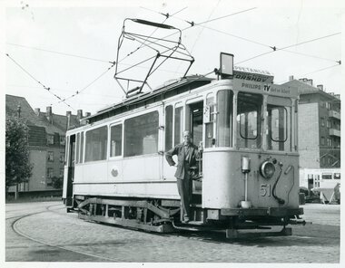 1059	Vogn 51 på tomta på Sagene.