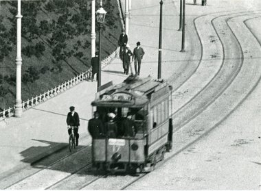 Kristiania Elektriske Sporvei, vogn 17 på Drammensveien