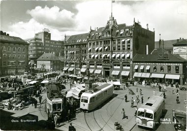 1521	Stortorvet med EB Gullfisk og buss