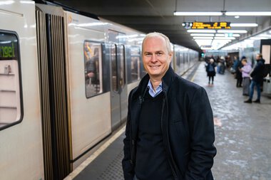 Direktør for T-banen, Christian Skaug på Jernbanetorget T