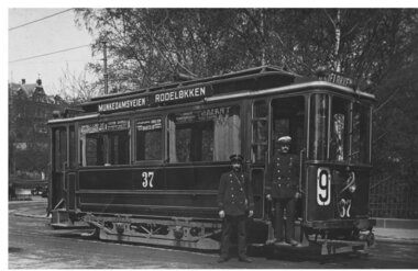 KSS vogn 37 fotografert ved Munkedamsvei-linjens endepunkt ved Skillebæk