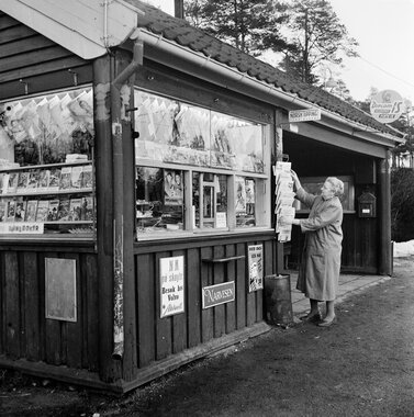 Kiosken ved Sportsplassen i 1957.