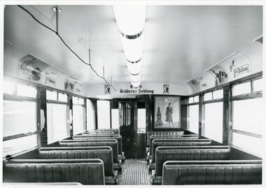 Interiør fra 300 eller 400 vogn.