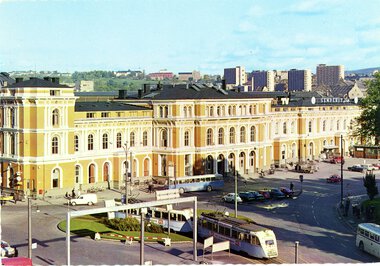 1574	Østbanestasjonen med Gullfisker