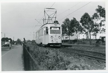 1035	Gullfisk 180 mot Jar	