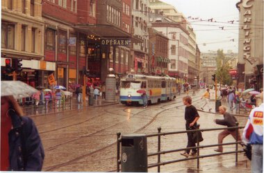 Vogn 284 linje 12 i Storgata mot Stortorvet.	