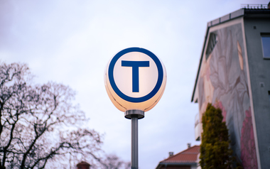 T-baneskilt  på Tøyen 2