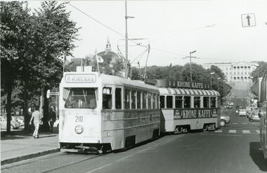 Høka 210 og henger 569 i Karl Johans gate 3. september 1976