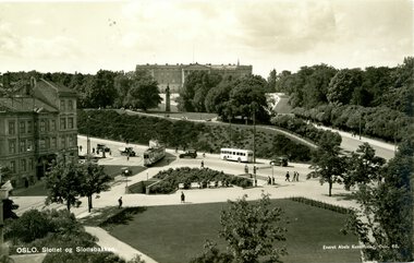 1291	Nationaltheatret med trikk og buss