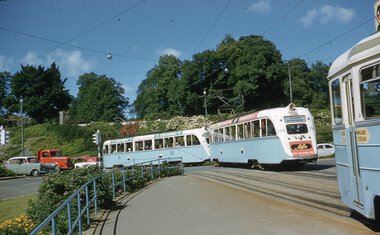 1095	B-vognstog på vei opp Abelhaugen.	