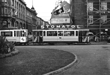 74 og 527 på Jernbanetorget